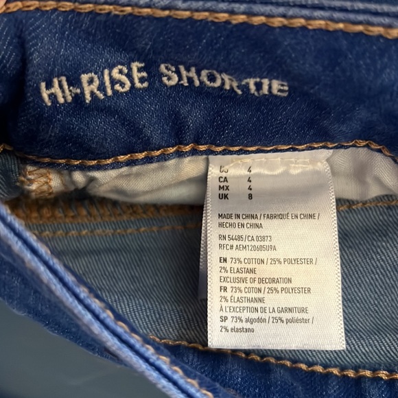 AE Cut-off Jean Shorts Size 4 - Picture 3 of 6